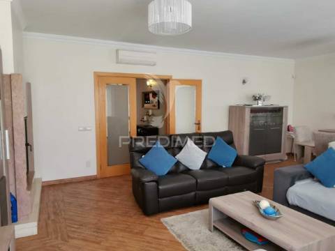 Moradia t3+1 com piscina e garagem em albufeira