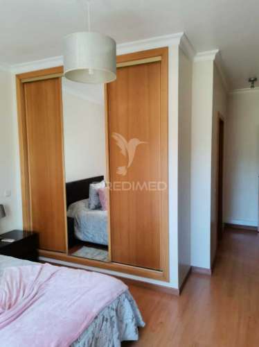 Moradia t3+1 com piscina e garagem em albufeira