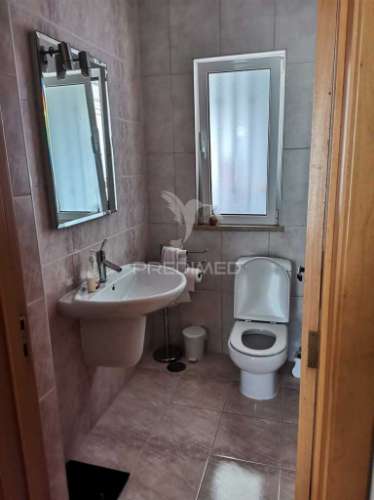 Moradia t3+1 com piscina e garagem em albufeira