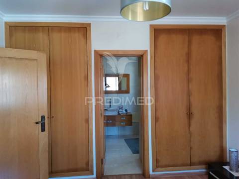 Moradia t3+1 com piscina e garagem em albufeira