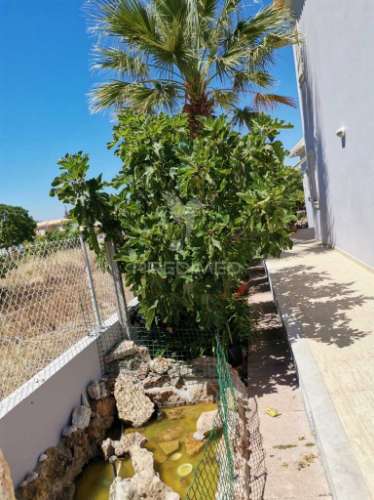 Moradia t3+1 com piscina e garagem em albufeira