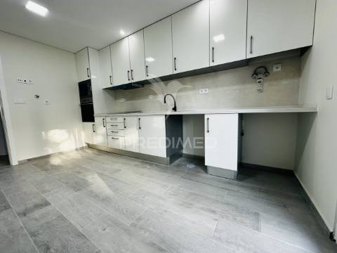 Apartamento t3 quinta amizade garagem 4 viaturas