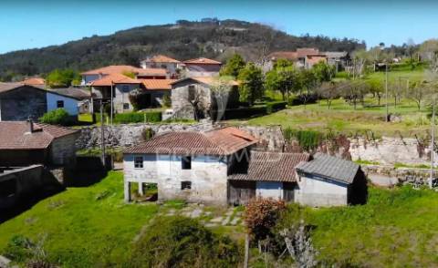 Moradia para reconstruir -póvoa de lanhoso