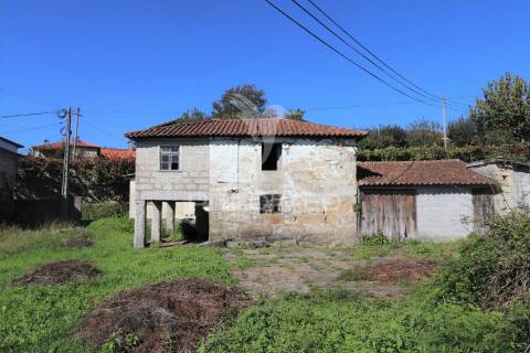 Moradia para reconstruir -póvoa de lanhoso