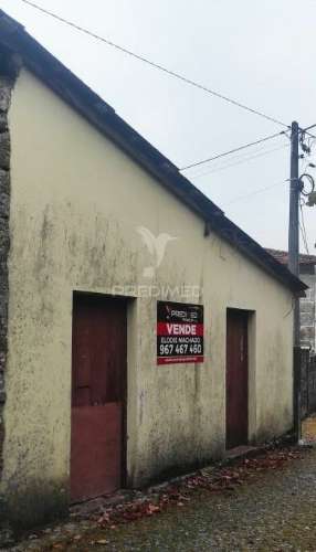 Moradia para reconstruir -póvoa de lanhoso