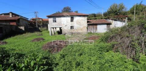 Moradia para reconstruir -póvoa de lanhoso