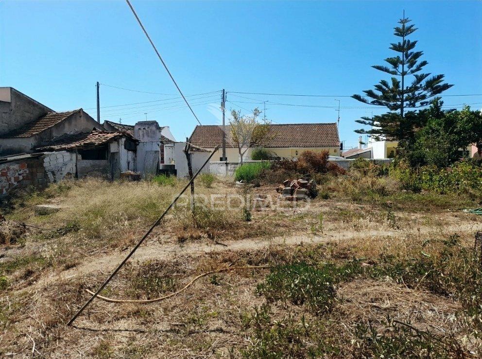 Lote urbano para construção de moradia térrea