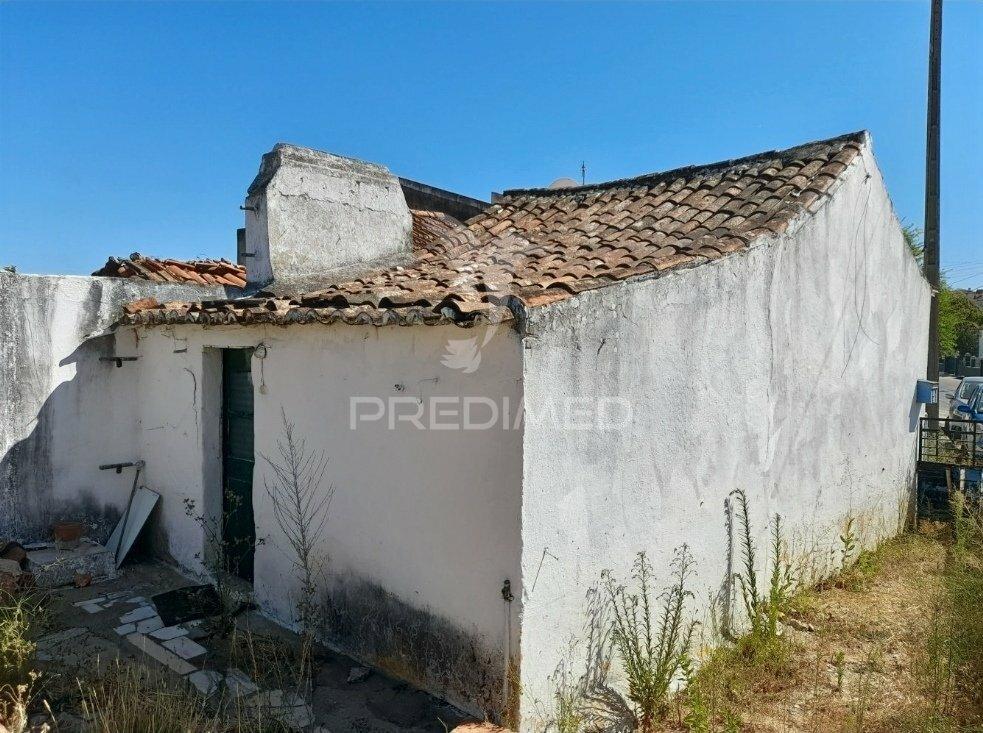 Lote urbano para construção de moradia térrea