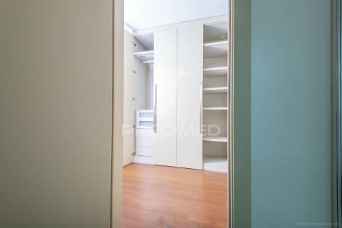 Apartamento t4 de  luxo na estrada monumental