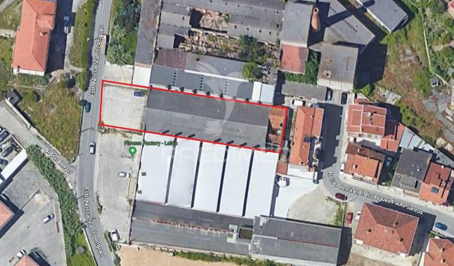 Pavilhão para armazém e atividade industrial no centro leiria