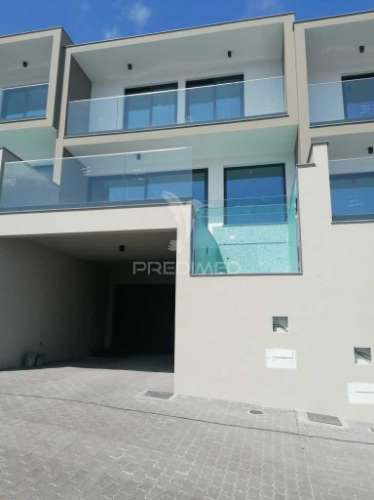 Moradia minimalista t3 no funchal