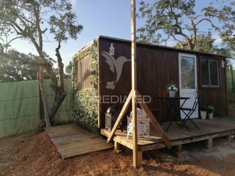 Propriedade situada em alte - terreno e tiny house