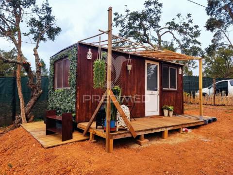 Propriedade situada em alte - terreno e tiny house