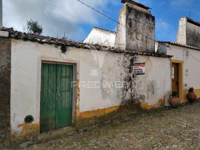Casa em ruínas alter pedroso- alter chão