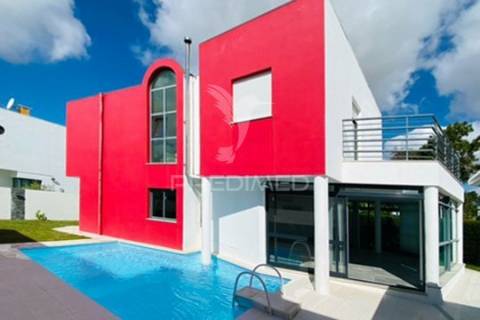 Moradia independente t3 - piscina - quinta do anjo - preço sob consulta