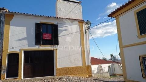 Prédio urbano em cabeço de vide
