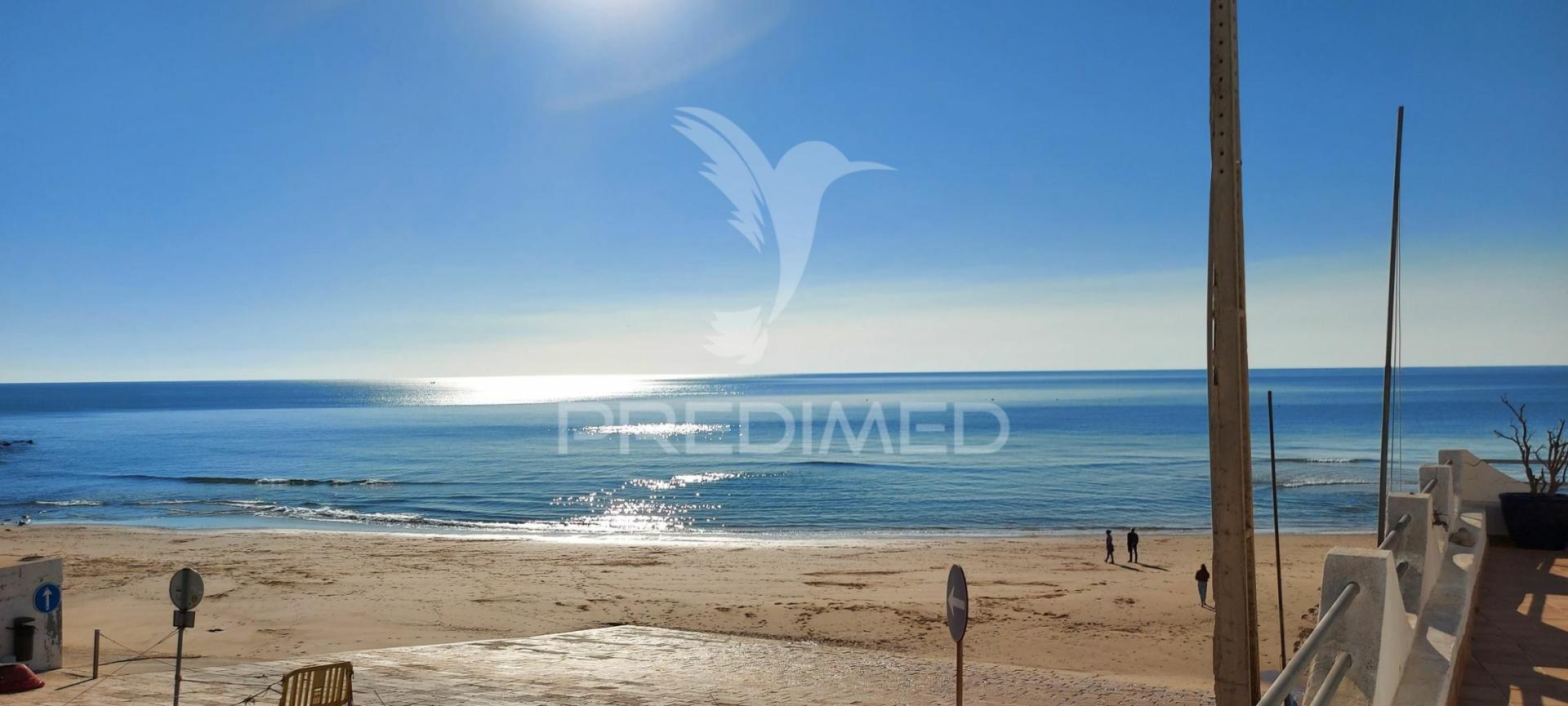Moradia t6 com rooftop, praia e vista mar garantida