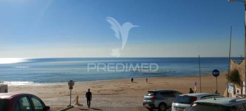 Moradia t6 com rooftop, praia e vista mar garantida