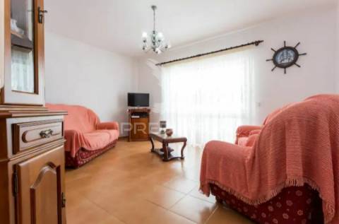 Moradia t6 com rooftop, praia e vista mar garantida