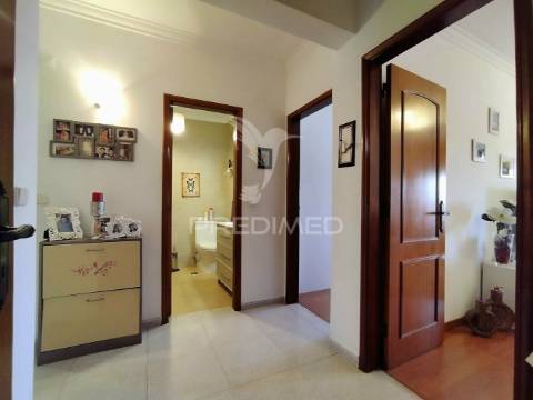 Amplo t3 c/ garagem em corroios