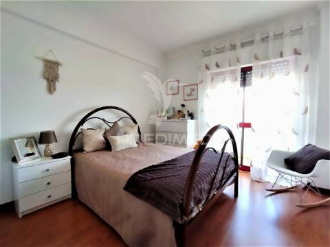 Amplo t3 c/ garagem em corroios