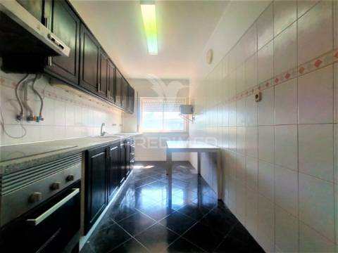 Apartamento t2 | com parqueamento  | alfragide