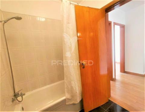 Apartamento t2 | com parqueamento  | alfragide