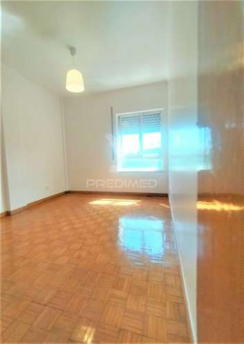 Apartamento t2 | com parqueamento  | alfragide