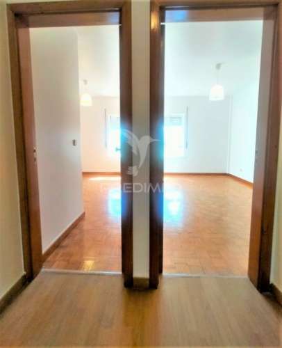 Apartamento t2 | com parqueamento  | alfragide