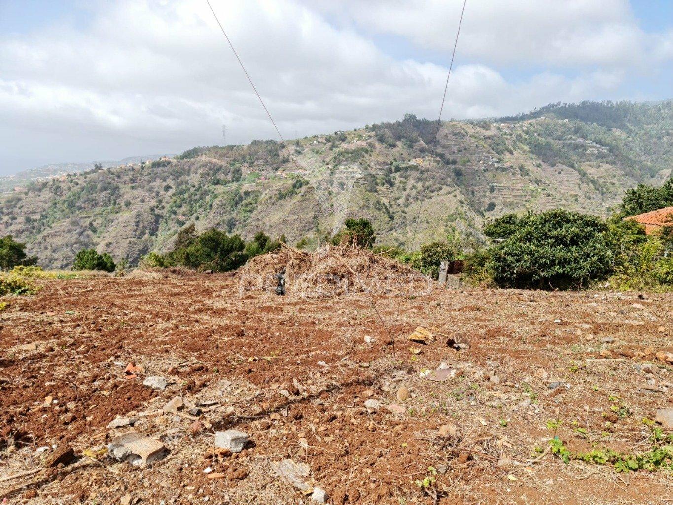 Terreno urbanizável área 1899 m2, são joão - ribeira brava