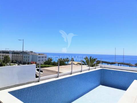 Apartamento t2 com 2 casas de banho - piscina, garagem e vista mar