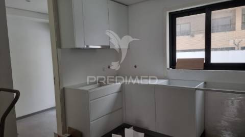 Apartamento t3  em  construção   junto da rtp - gaia