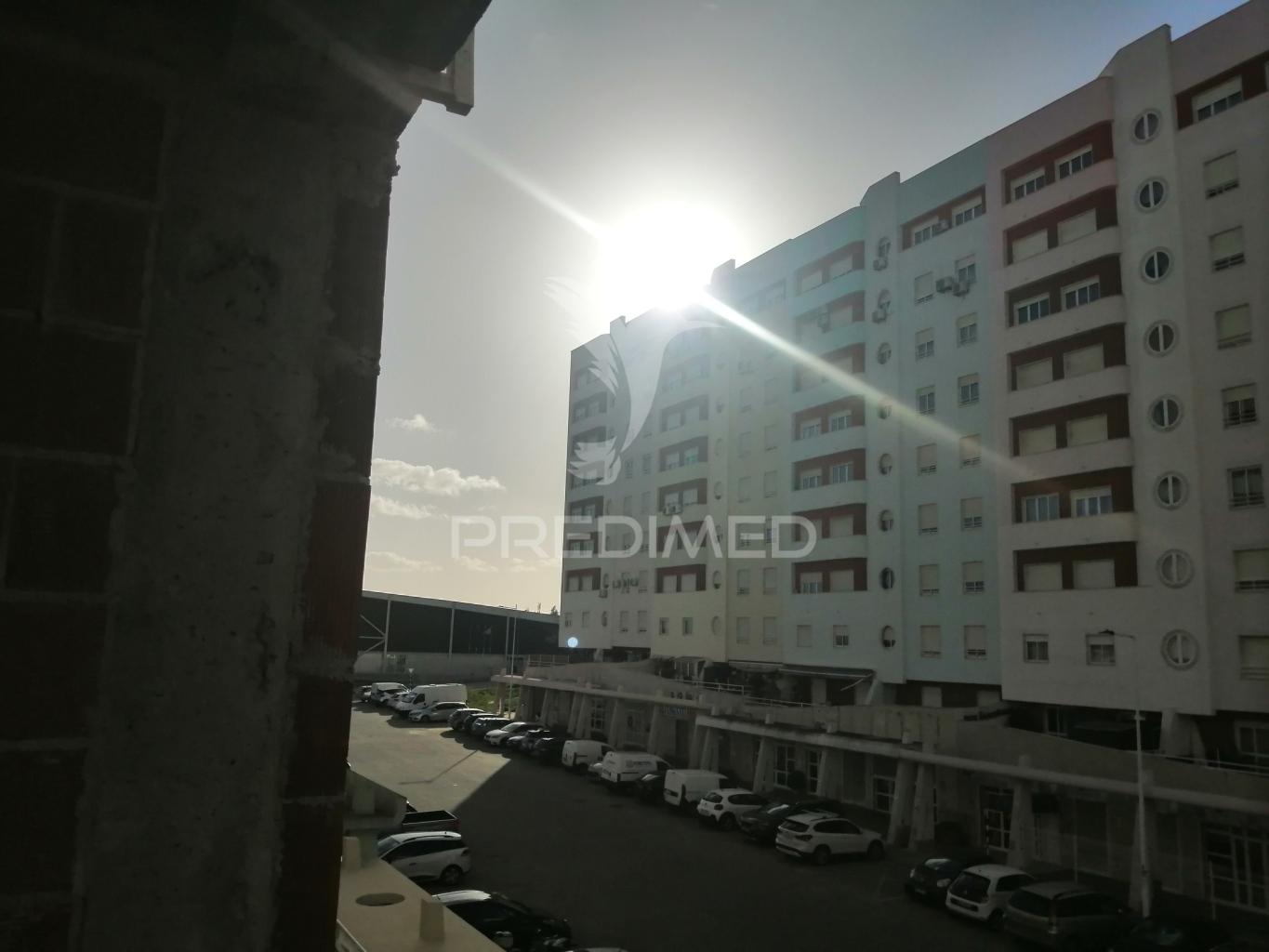 Apartamento t2 novo- santa marta do pinhal-seixal