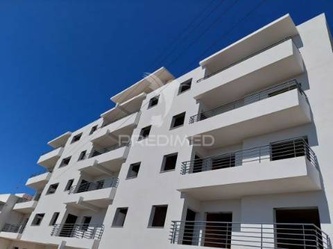 Olhão - apartamento com 3 quartos /  3 bedrooms apartment