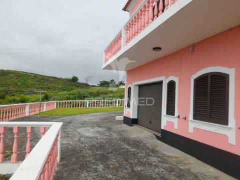 Moradia t4 pronta a entrar em são mateus da calheta