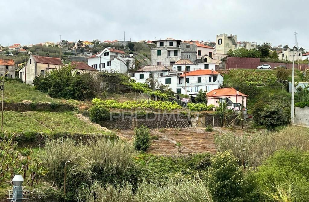 Terreno rústico com capacidade de construção na ponta do sol - ilha da madeira