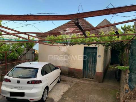 Terreno rústico com capacidade de construção na ponta do sol - ilha da madeira