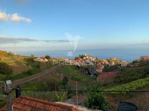 Terreno rústico com capacidade de construção na ponta do sol - ilha da madeira