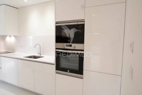 Apartamento t3, na rua antónio patrício, à boavista, porto