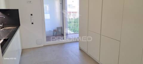 Almada, cova da piedade, t2 e t3  + parqueamento (novos)