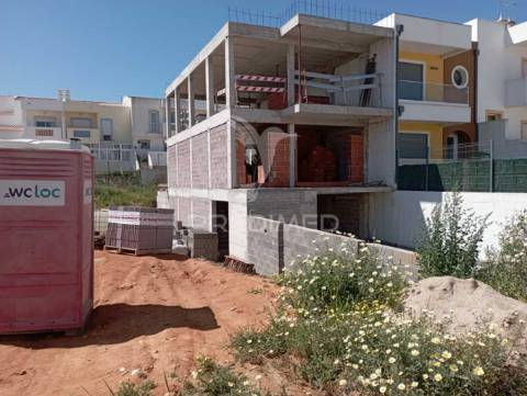 Lote para moradia em construção
