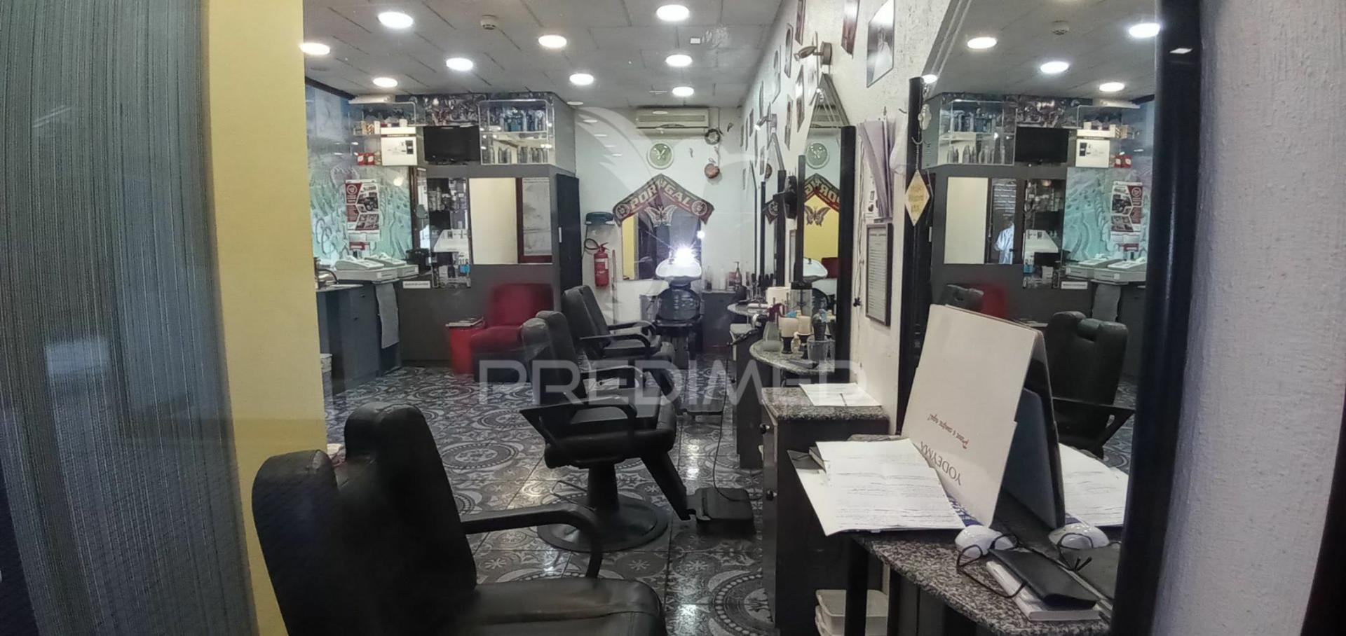 Barbearia ao tribunal de gaia