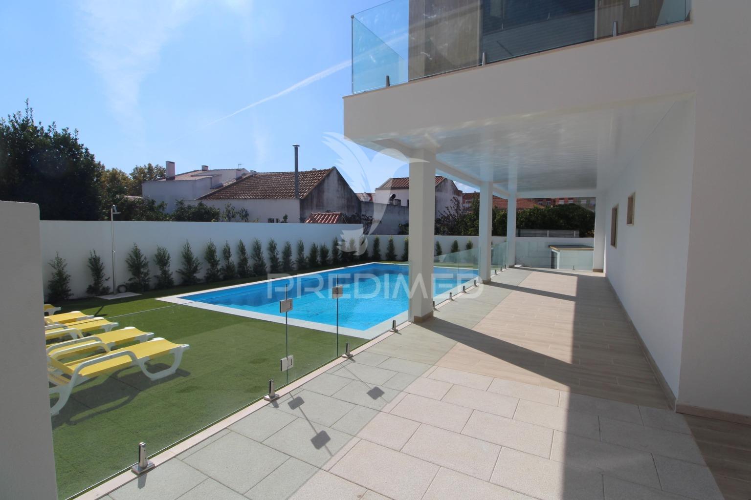 T4 em condominio privado  com piscina comum - alcochete