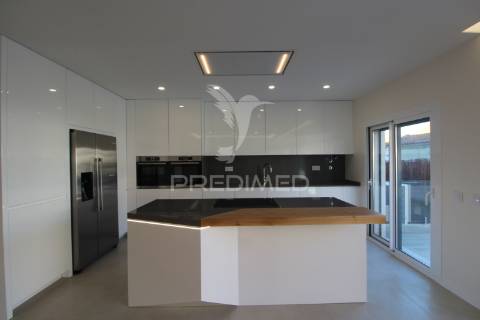 T4 em condominio privado  com piscina comum - alcochete
