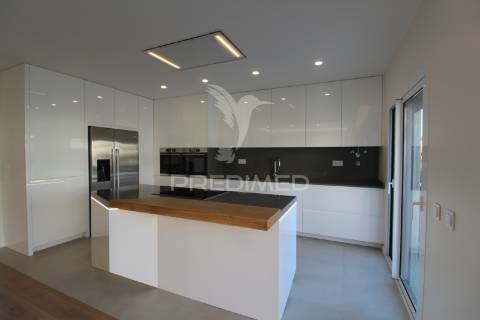 T4 em condominio privado  com piscina comum - alcochete