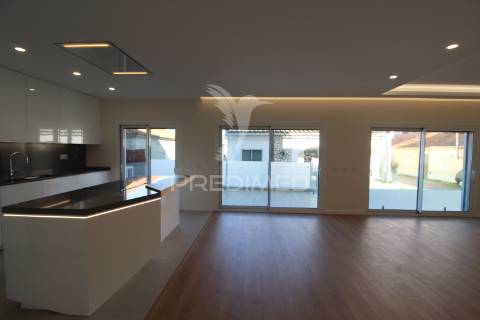 T4 em condominio privado  com piscina comum - alcochete