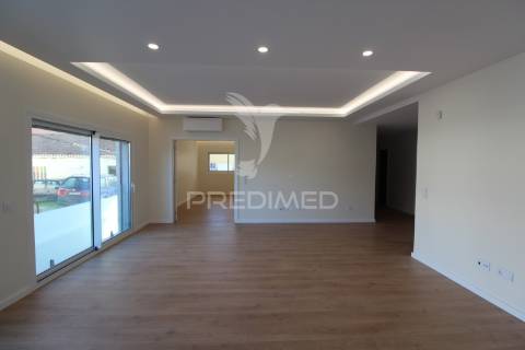 T4 em condominio privado  com piscina comum - alcochete