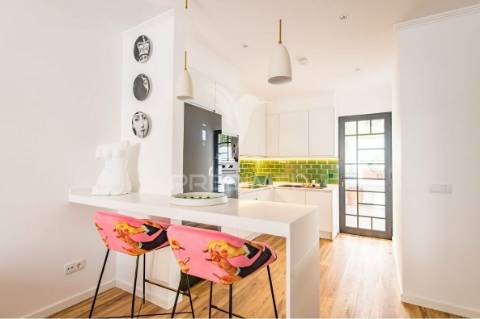 Apartamento t2 com logradouro no centro do funchal