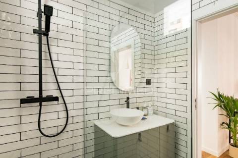 Apartamento t2 com logradouro no centro do funchal