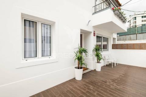 Apartamento t2 com logradouro no centro do funchal